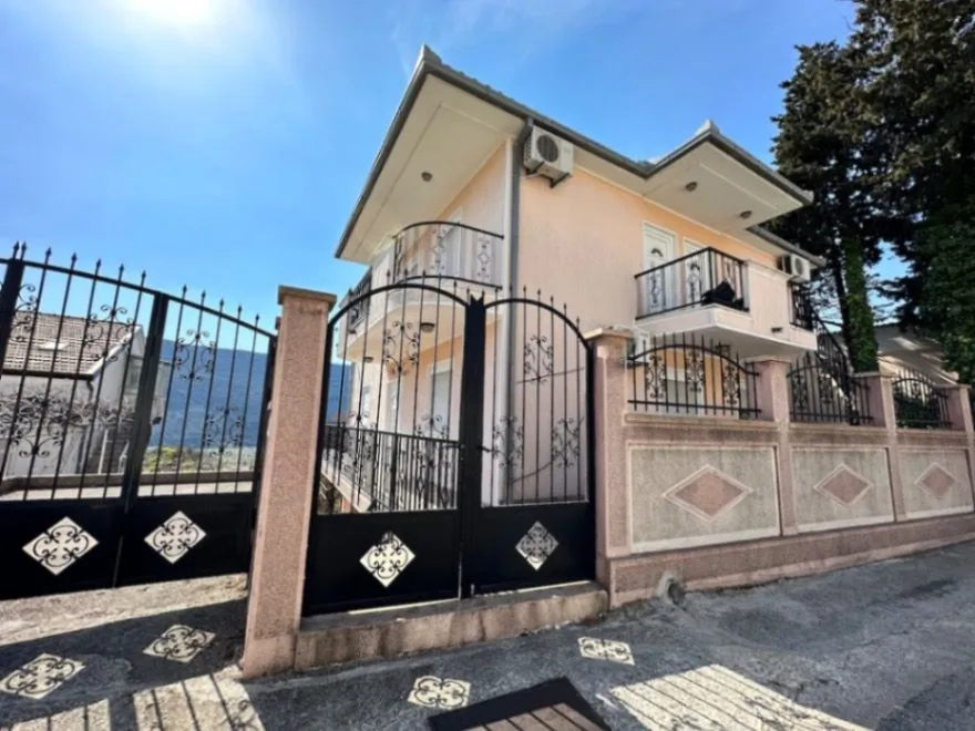 Sale, house, 300m², Sušćepan, Herceg Novi