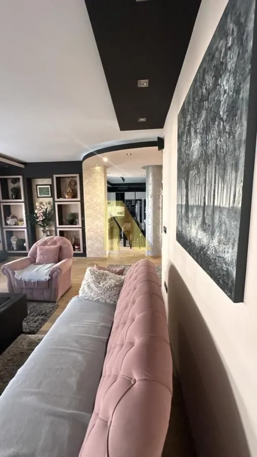 Izdavanje, stan, 126m², Adamovićevo Naselje, Novi Sad Sve Podlokacije