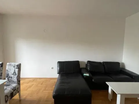 Stan in Bulevar Evrope