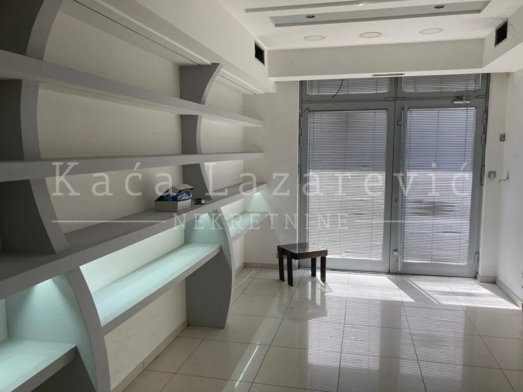 Rent, office space, 170m², Karaburma, Palilula Sve Podlokacije