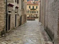 Prodaja, trosoban stan, 72m², Centar, Kotor - image 13