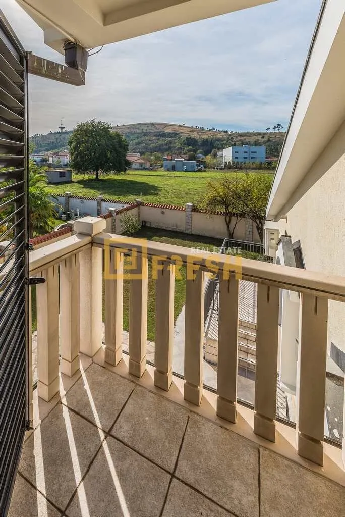 Rent, house, 370m², Zabjelo, Podgorica