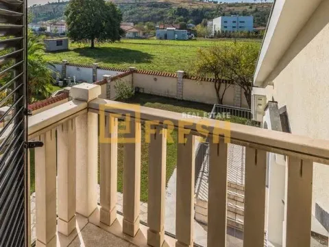 Izdavanje, kuća, 370m², Zabjelo, Podgorica - image 36