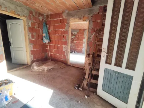 Prodaja, kuća, 232m², Bresje, Jagodina - image 9