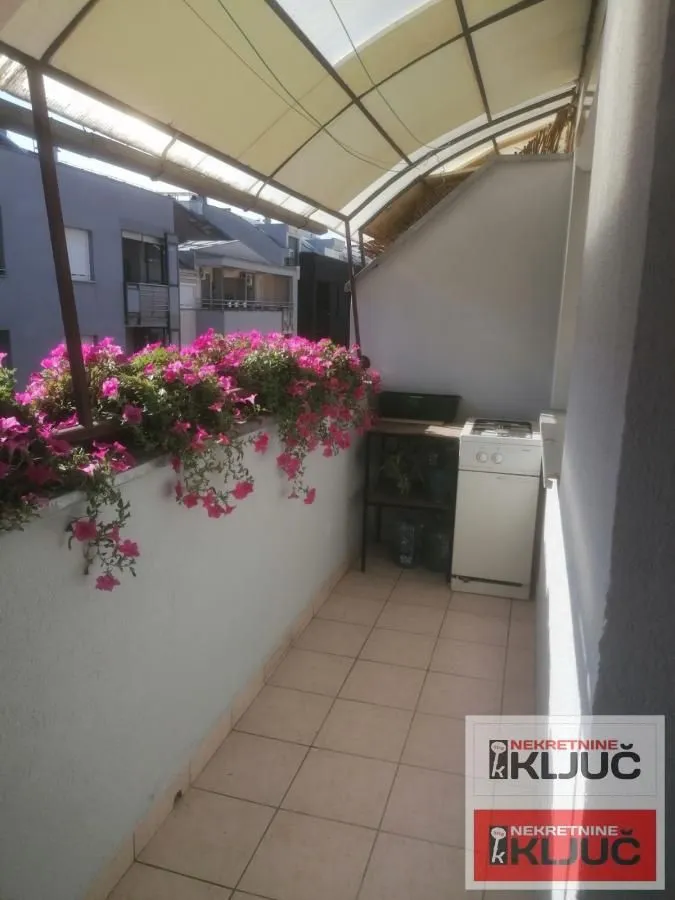 Prodaja, trosoban stan, 87m², Bulevar Oslobodjenja, Novi Sad Sve Podlokacije