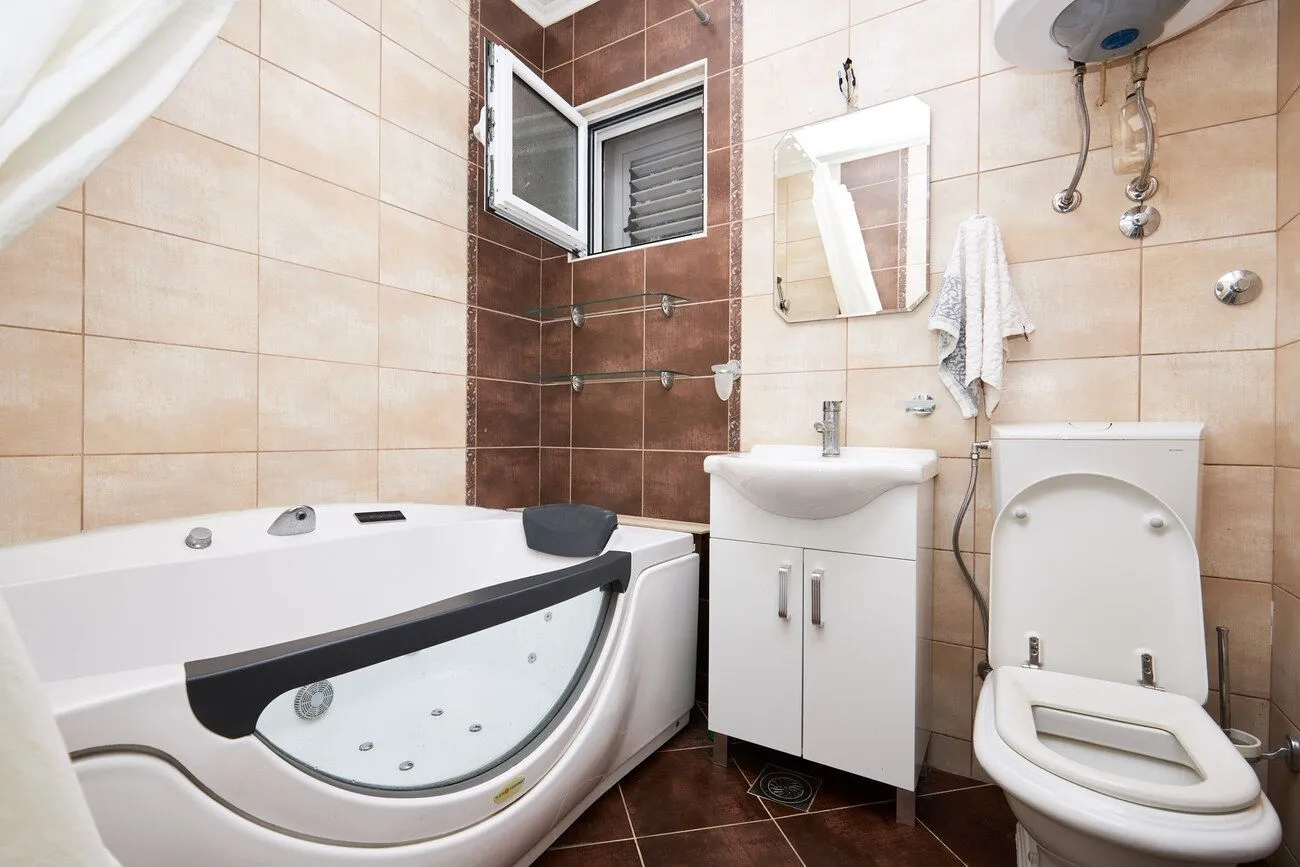Prodaja, kuća, 110m², Budva, Crna Gora