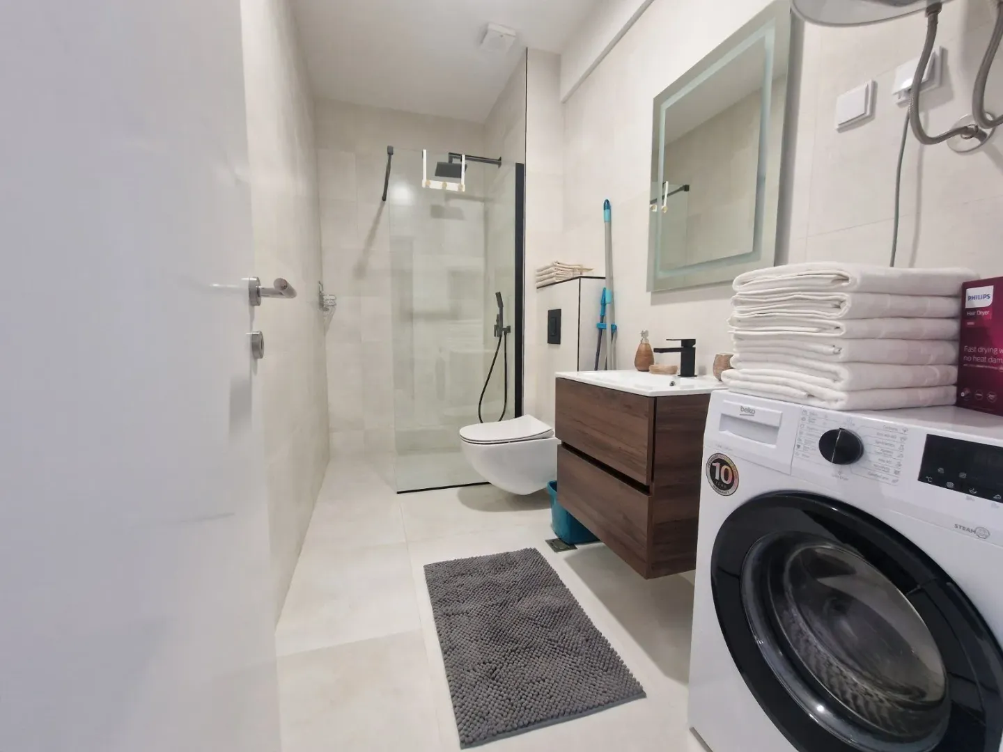 Rent, one bedroom apartment, 42m², Bečići, Budva