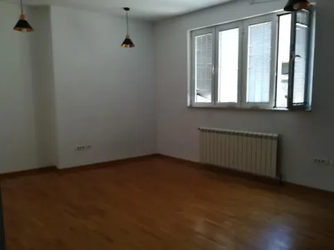 Izdavanje, poslovni prostor, 130m², Stari Grad, Beograd - image 5