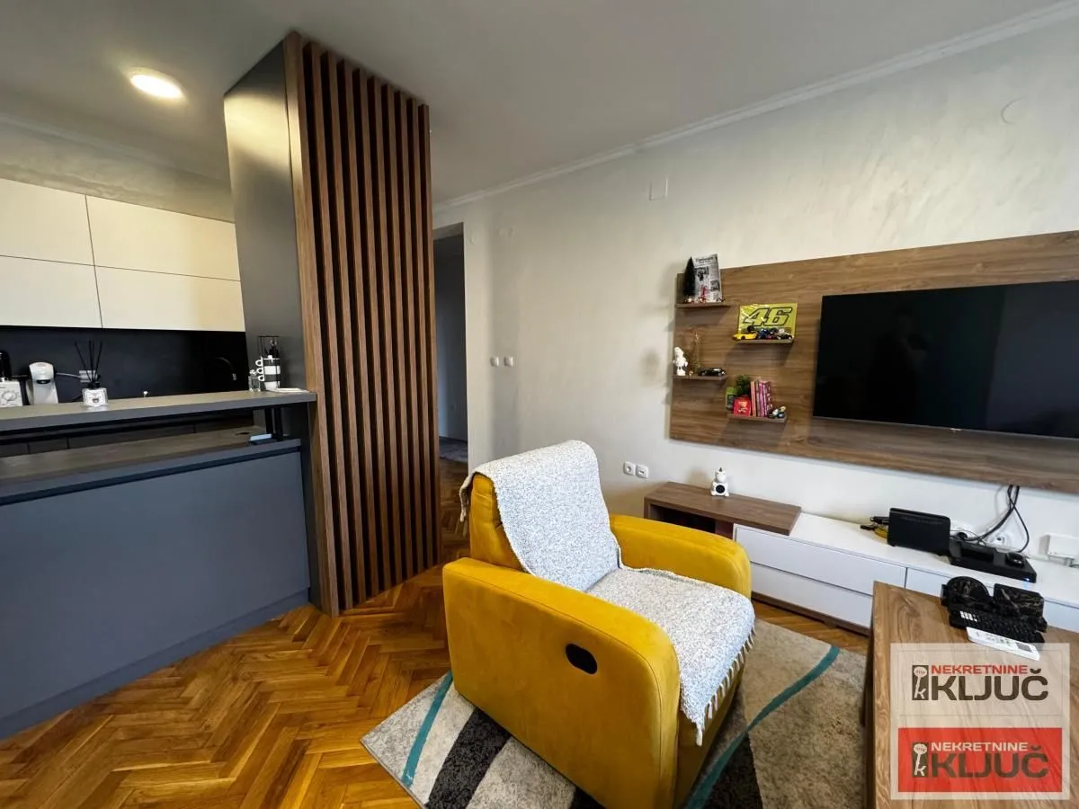 Prodaja, trosoban stan, 68m², Centar, Novi Sad