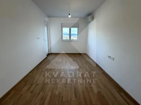 Prodaja, trosoban stan, 104m², Stari Aerodrom, Podgorica - image 9