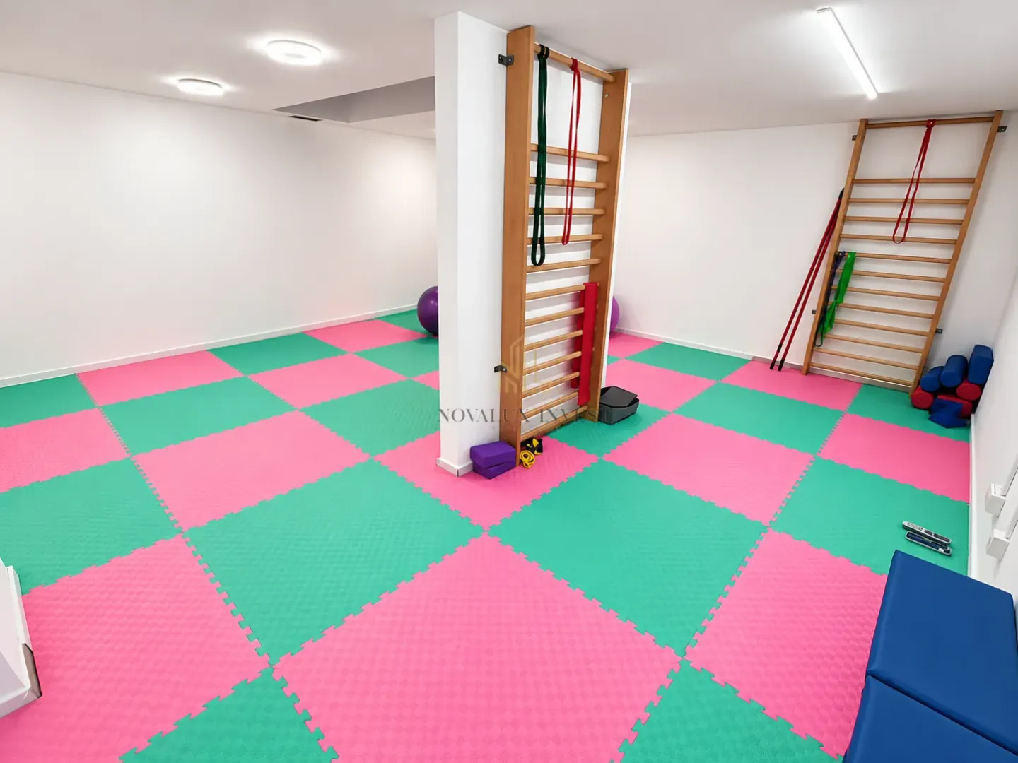 Rent, office space, 294m², Blok 5, Podgorica