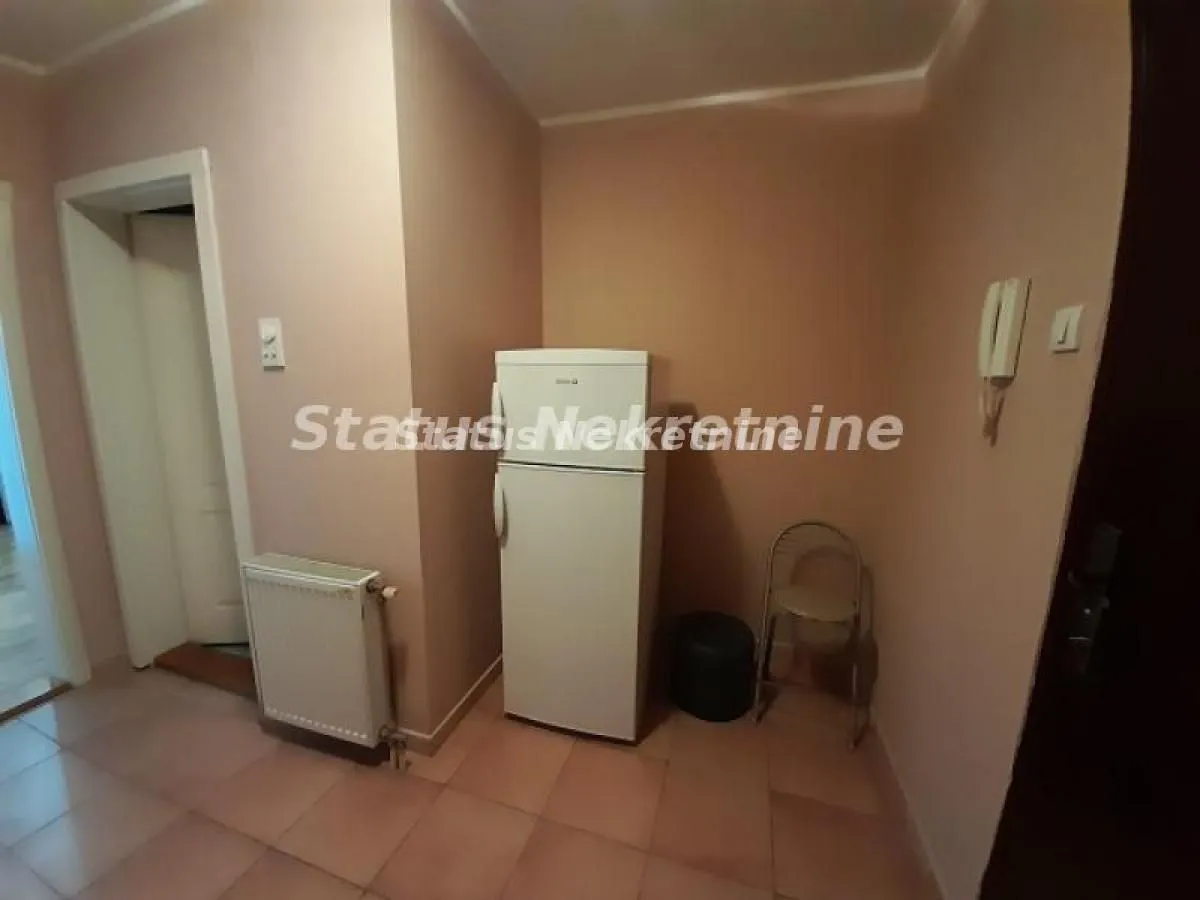 Izdavanje, jednosoban stan, 31m², Grbavica, Novi Sad Sve Podlokacije