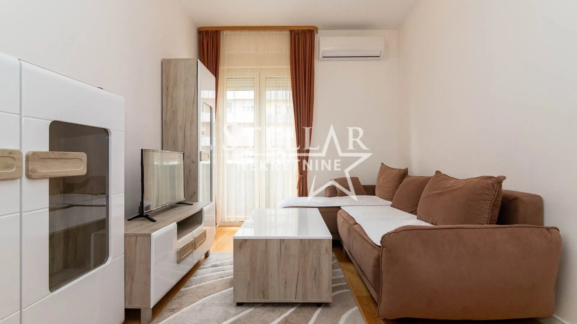 Izdavanje, stan, 42m², Central Point, Podgorica