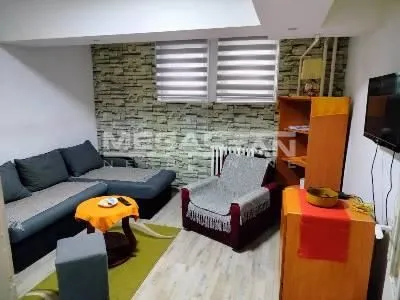 Izdavanje, trosoban stan, 53m², Kanarevo Brdo, Beograd
