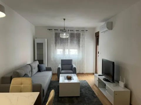 Rent, one bedroom apartment, 45m², Stari Aerodrom, Podgorica - image 4