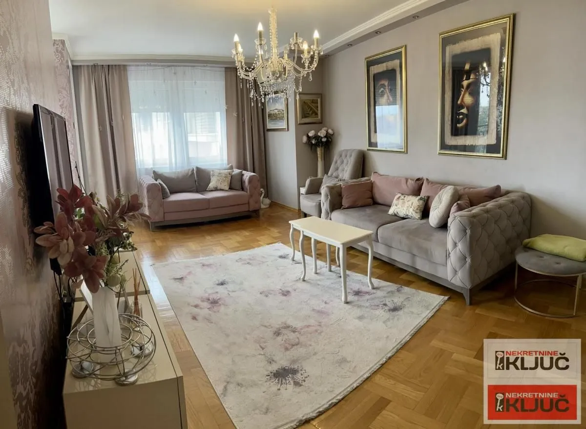 Prodaja, četvorosoban stan, 124m², Grbavica, Novi Sad Sve Podlokacije