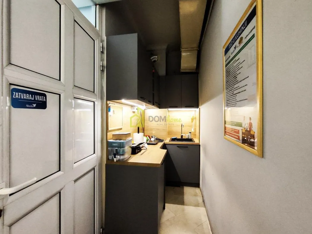 Rent, office space, 137m², Centar, Podgorica
