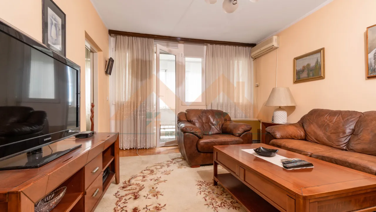 Izdavanje, dvosoban stan, 70m², Gintaš, Podgorica