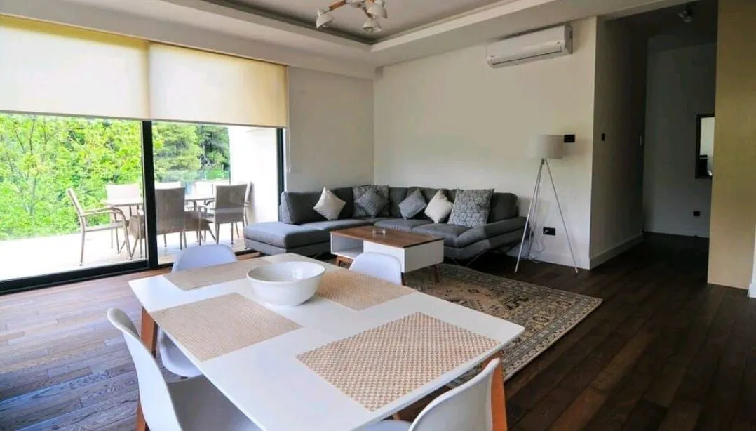Prodaja, dvosoban stan, 80m², Tivat, Crna Gora