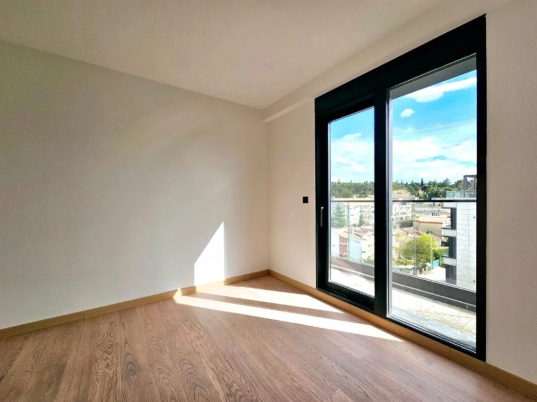 Prodaja, dvosoban stan, 206m², Zagorič, Podgorica