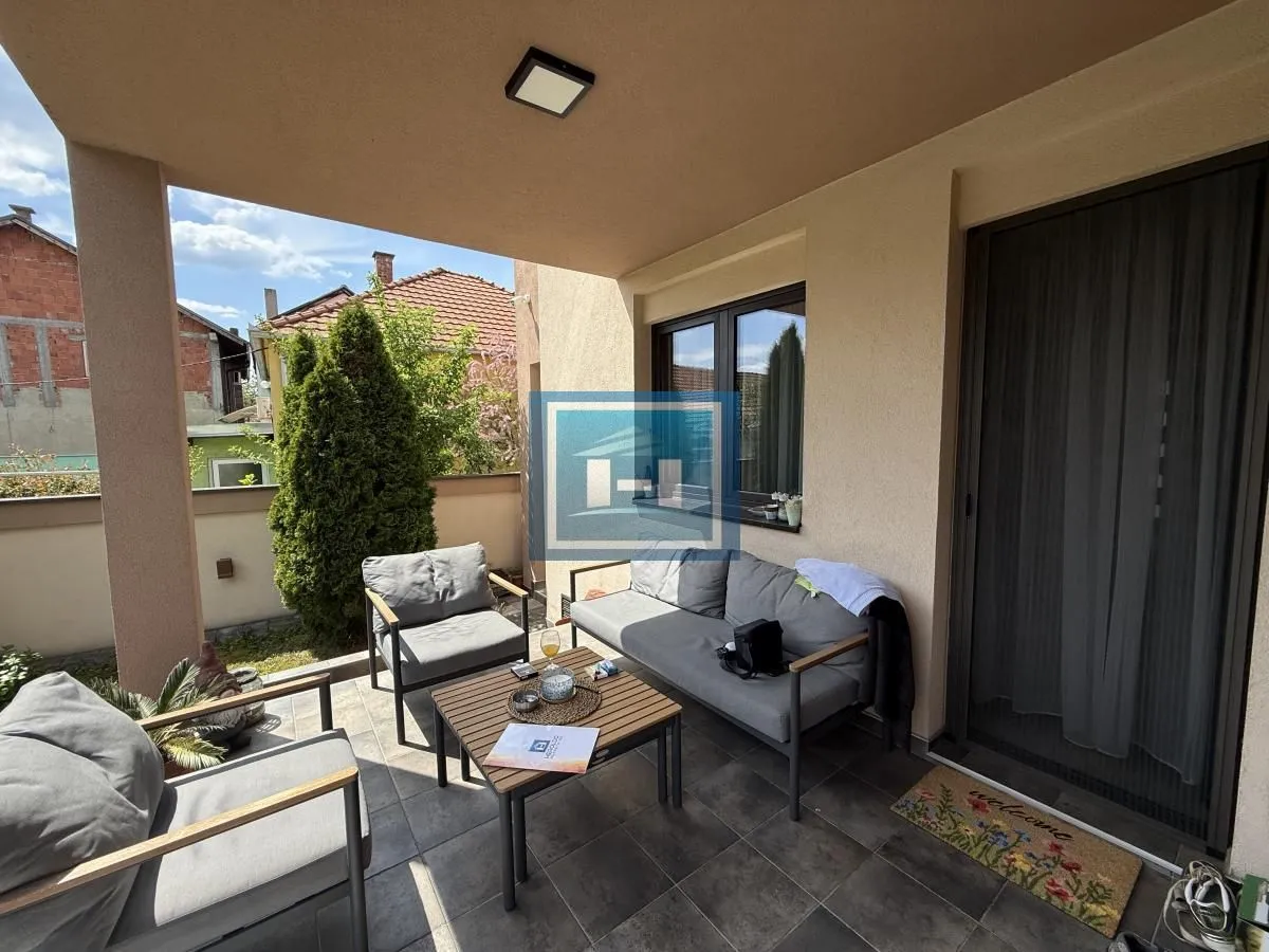 Prodaja, kuća, 240m², Centar, Jagodina