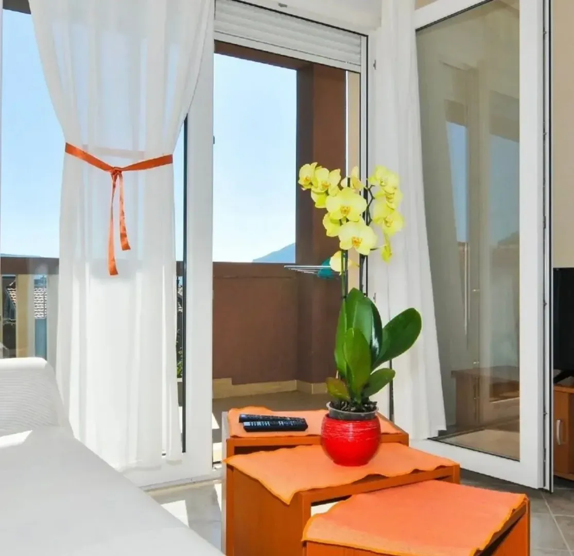 Rent, one bedroom apartment, 48m², Seljanovo, Tivat