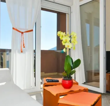 Rent, one bedroom apartment, 48m², Seljanovo, Tivat - image 3
