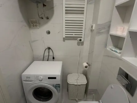 Izdavanje, jednosoban stan, 52m², City Kvart, Podgorica - image 9