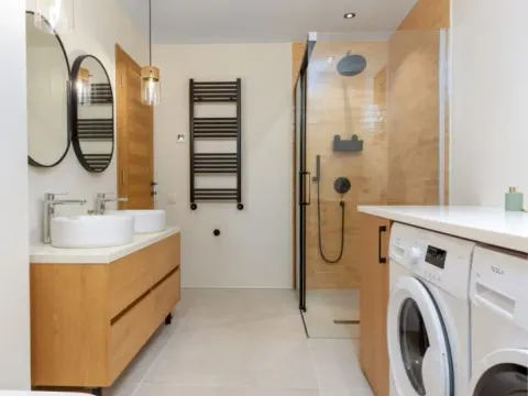 Rent, house, 170m², Škaljari, Kotor - image 9