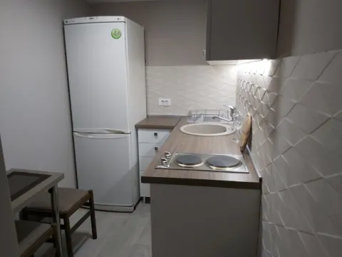 Izdavanje, garsonjera, 22m², Centar, Budva - image 6