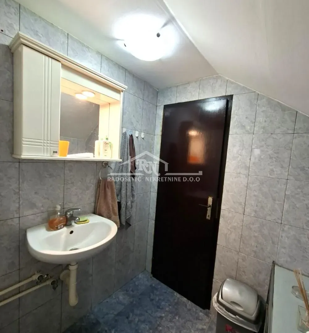 Sale, house, 208m², Voždovac Sve Podlokacije, Beograd