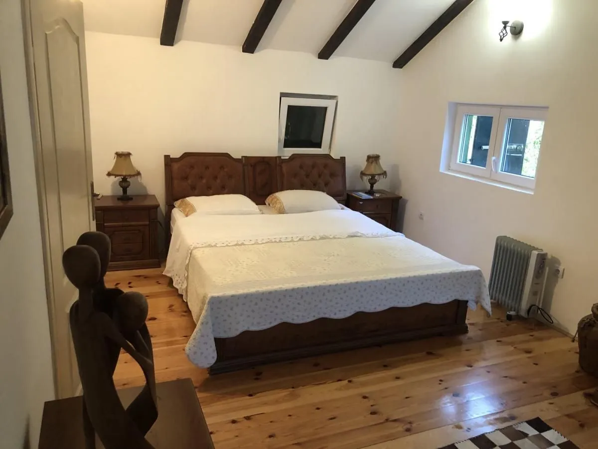 Rent, house, 140m², Nikšić, Crna Gora