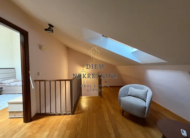 Izdavanje, trosoban stan, 140m², Podgorica, Crna Gora