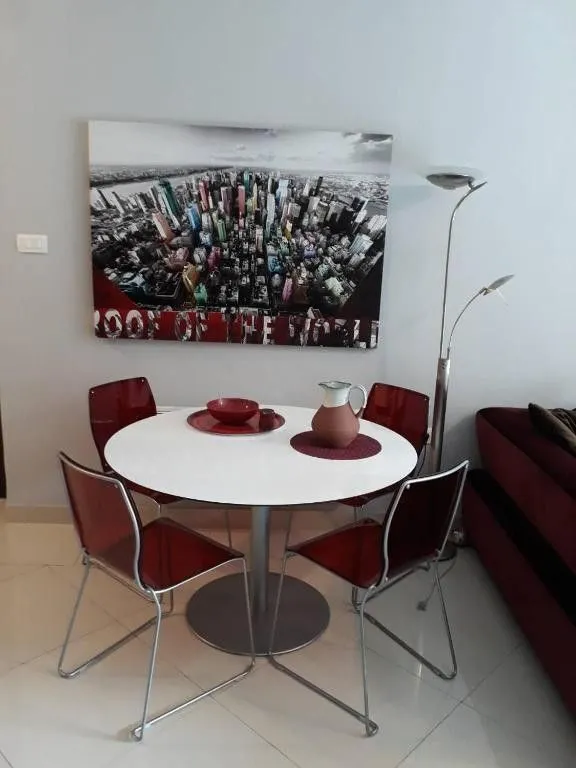 Izdavanje, jednosoban stan, 66m², Centar, Cetinje