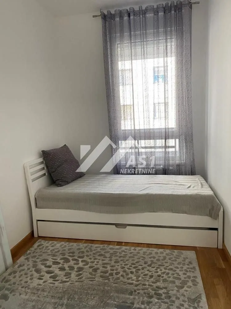 Izdavanje, stan, 62m², Centar, Novi Sad