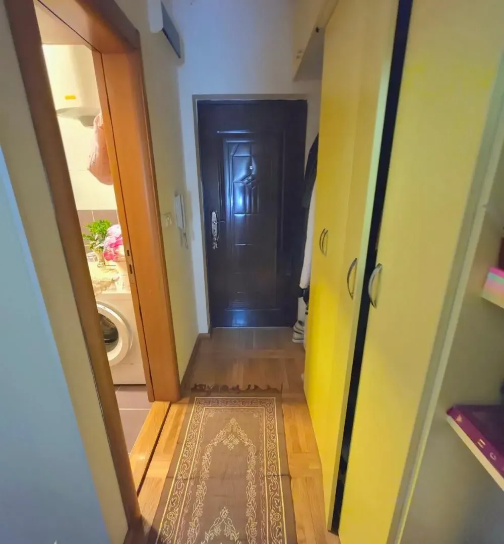 Prodaja, jednosoban stan, 34m², Kneževac, Beograd