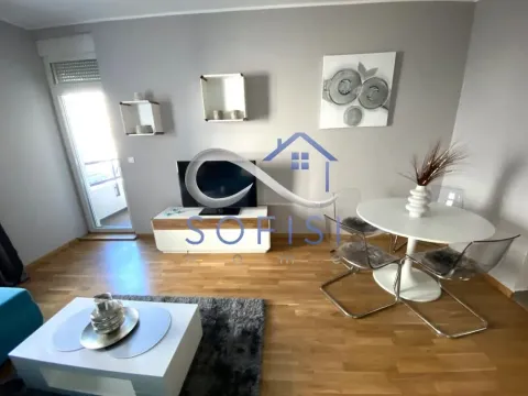 Izdavanje, trosoban stan, 58m², Centar, Novi Sad - image 2