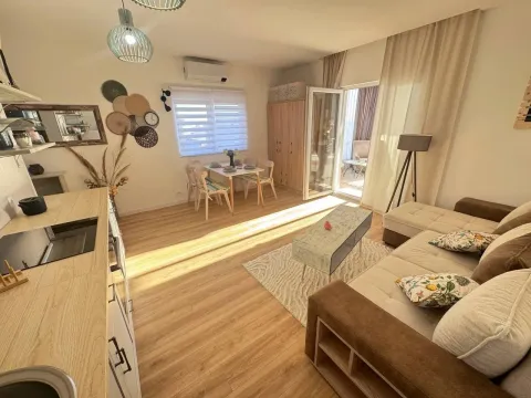 Sale, one bedroom apartment, 45m², Bečići, Budva - image 6