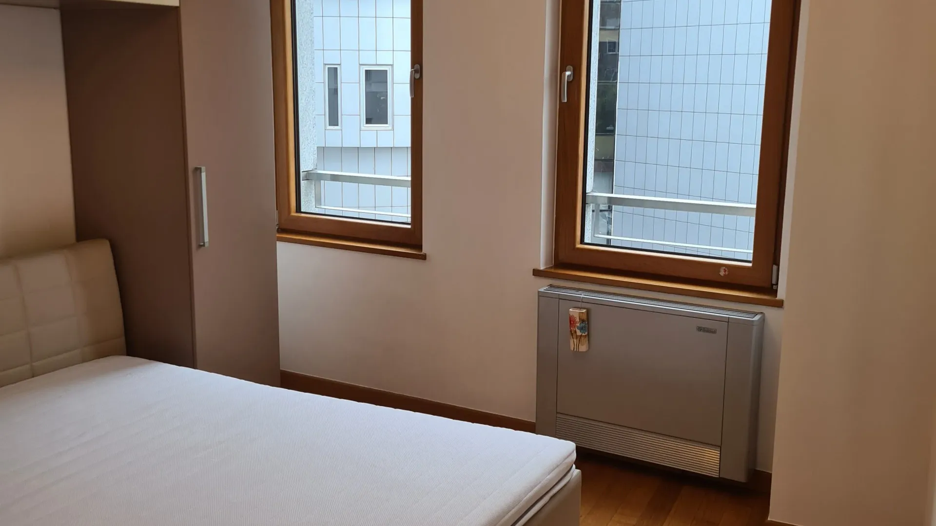 Rent, three bedroom apartment, 82m², Vračar Sve Podlokacije, Beograd