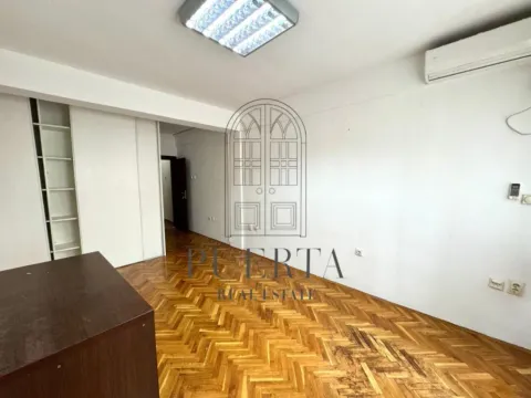 Izdavanje, garsonjera, 36m², Centar, Podgorica - image 7