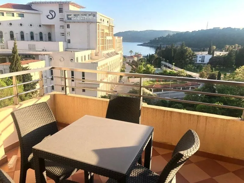 Sale, two bedroom apartment, 85m², Bečići, Budva