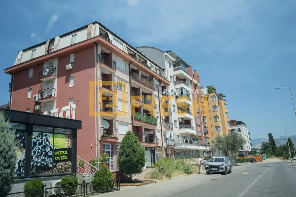 Izdavanje, poslovni prostor, 130m², Krivi Most, Podgorica