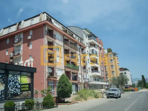 Izdavanje, poslovni prostor, 130m², Krivi Most, Podgorica