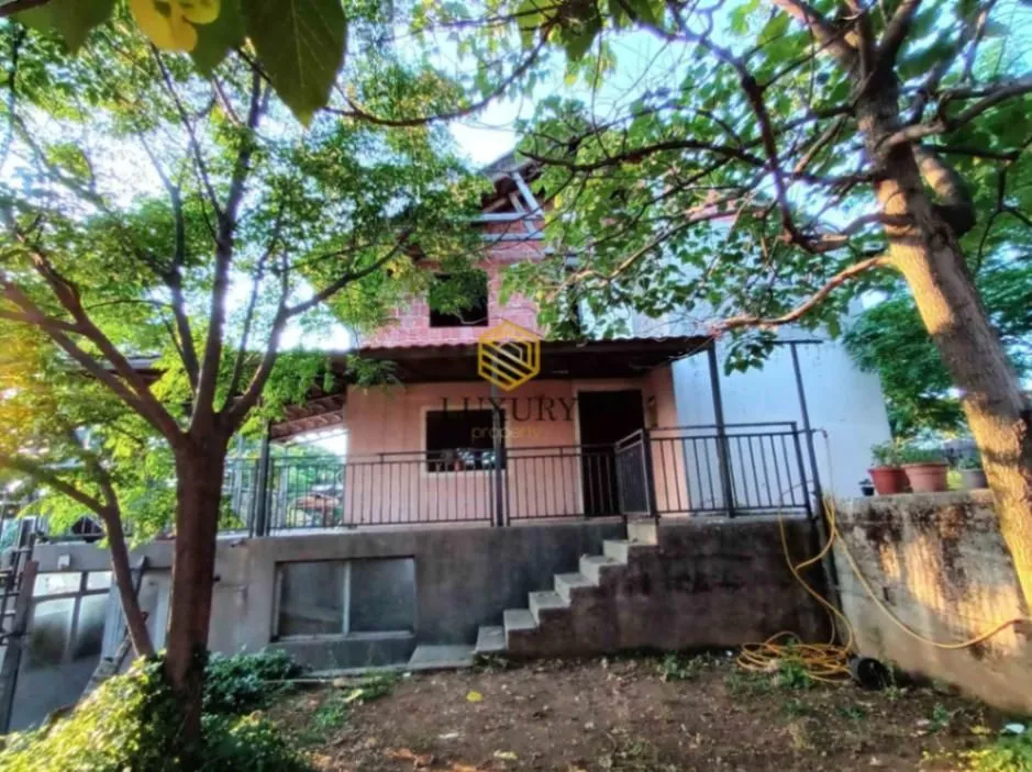 Prodaja, kuća, 140m², Kakaricka Gora, Podgorica