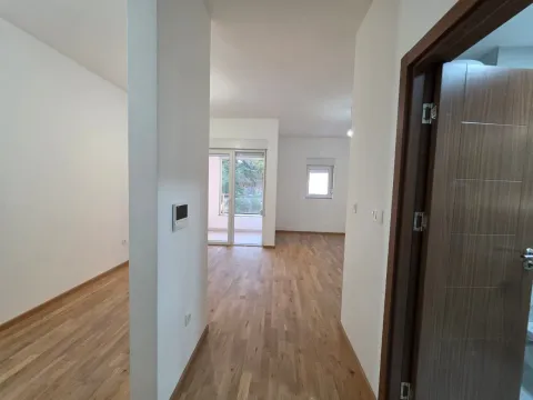 Sale, studio apartment, 31m², Bečići, Budva - image 12