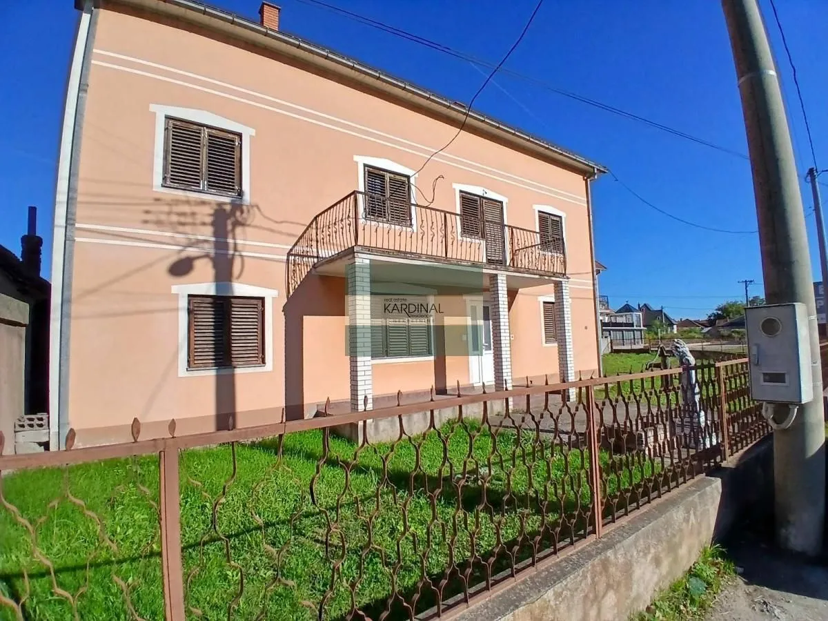 Sale, house, 536m², XI Kongres, Paraćin