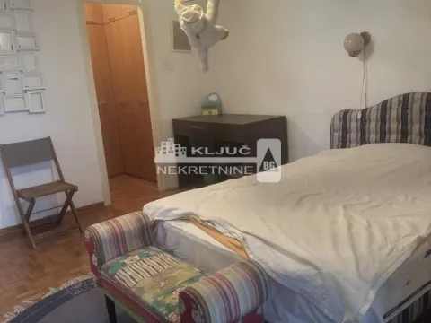 Izdavanje, trosoban stan, 90m², Kalenić Pijaca, Vračar Sve Podlokacije - image 6