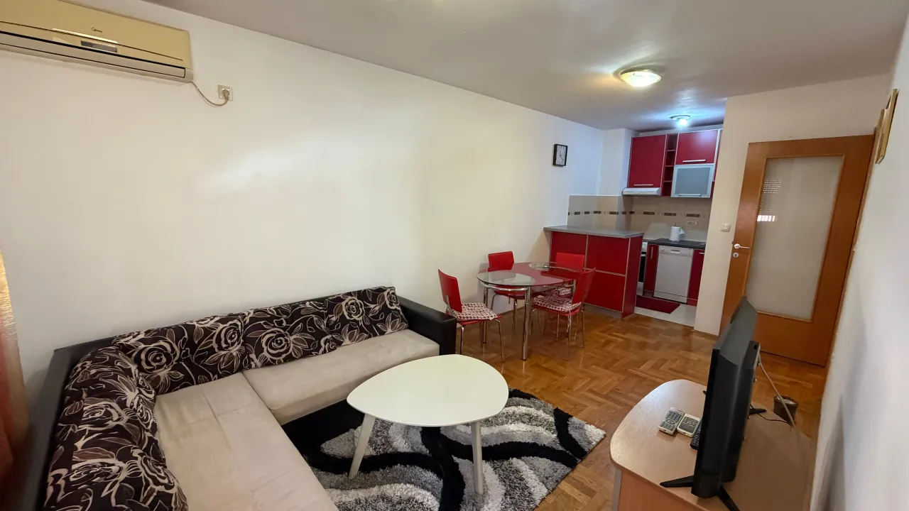 Rent, one bedroom apartment, 45m², Stari Aerodrom, Podgorica