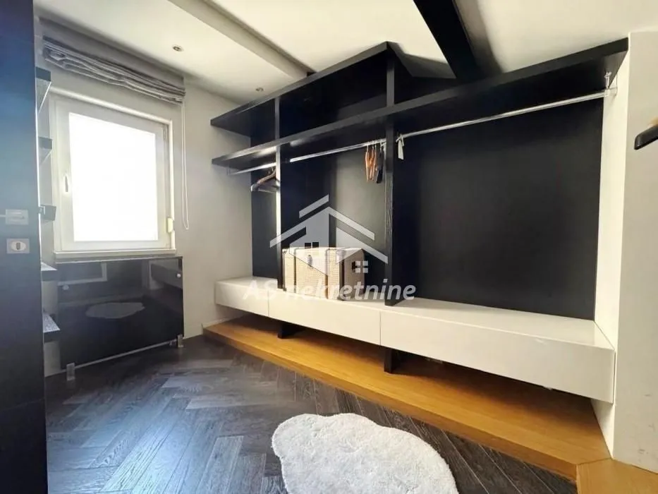 Prodaja, četvorosoban stan, 117m², Vračar Sve Podlokacije, Beograd