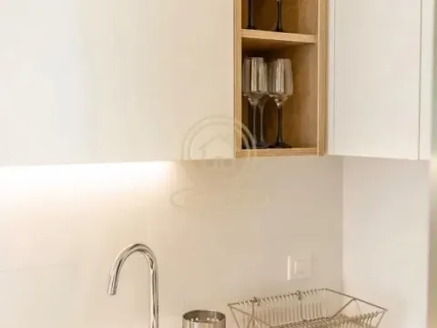 Izdavanje, trosoban stan, 87m², Savski Venac, Beograd - image 8